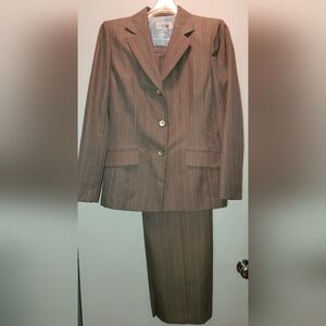 Womens Le Suit 2pc Pantsuit, Taupe With Pinstripes